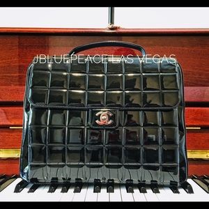 Patent leather choco bar